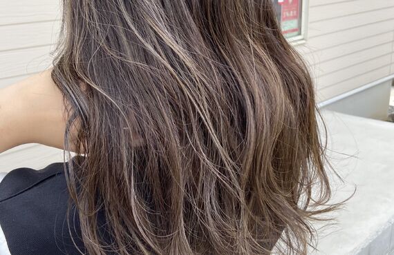 和泉市で外国人風カラーをするならアンアロールで。